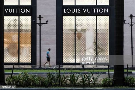 louis vuitton jeep sa pinas|Louis Vuitton store philippines.